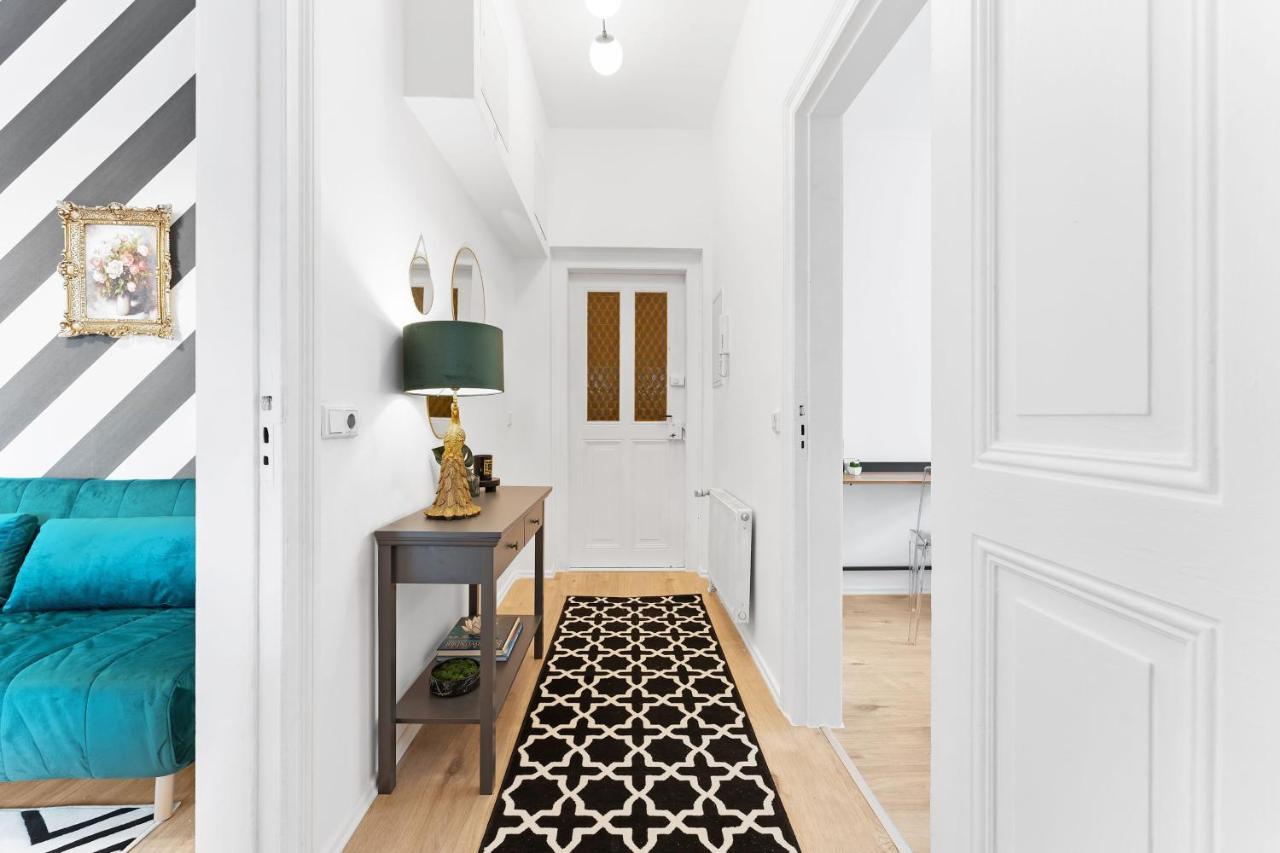 Direkt Am Staatstheater,modern,zentral,ruhig,2 Zimmer,netflix,privatparkplatz Auf Dem Hof Apartment *